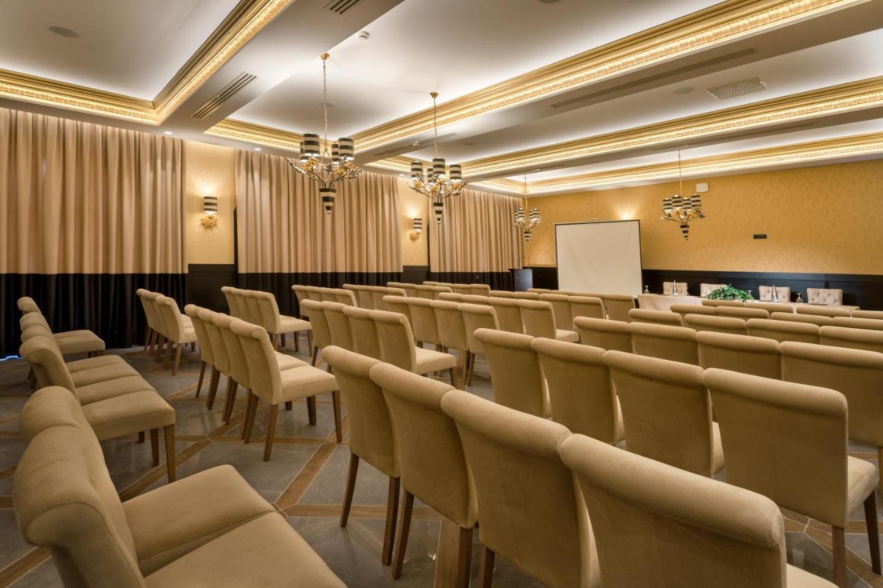 מלון Kyniska Palace Conference & מישטראש